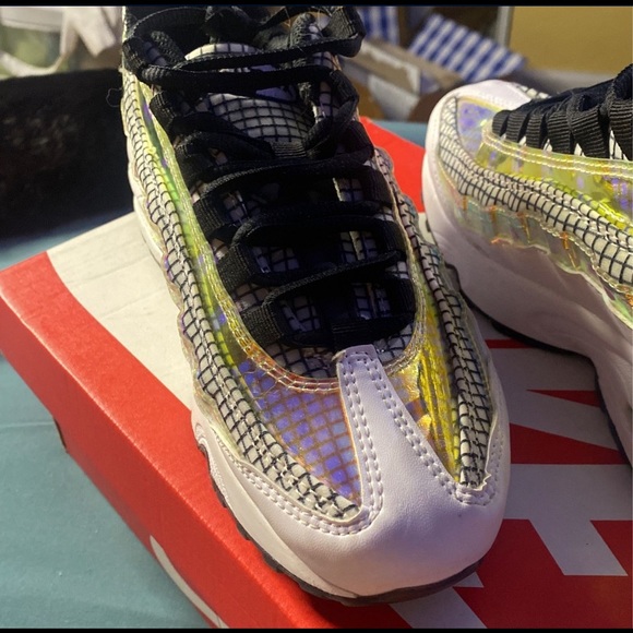 Nike Shoes - Picture 2 of 3